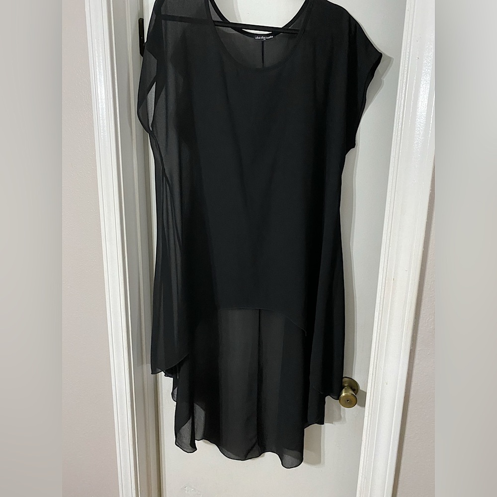 Che Cha Vente High Low Sheer Black Top